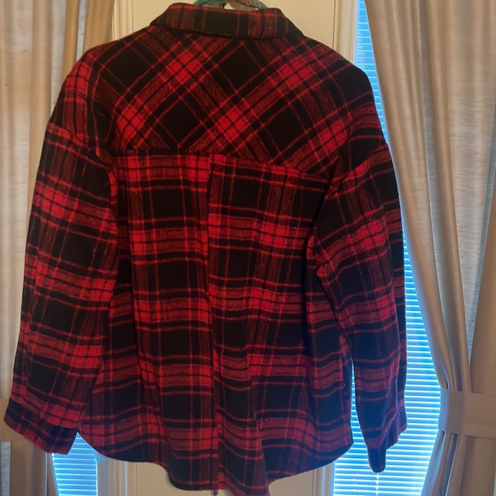 Shacket - Picture 2 of 2